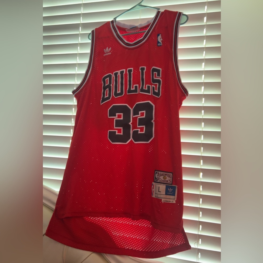 Adidas Bulls Red and Black Jersey 🏀